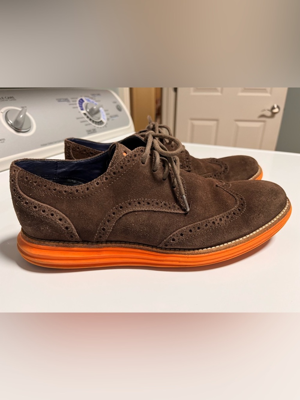 Cole Haan Lunargrand Mens 9.5M Oxford Derby Brown Suede Shoes w/Orange Soles